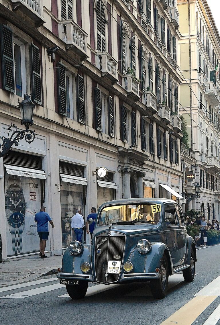 Edoardo Venturoli su Lancia Ardea del 1952