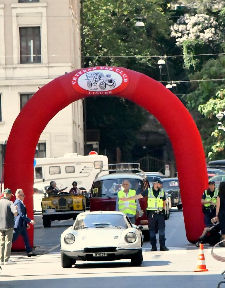 Ferrari Dino del 1972 di Giulio Granata