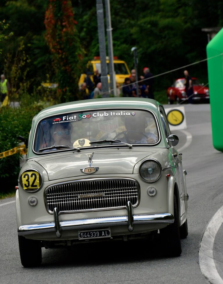 Giuseppe Cardinale su Fiat 1100 103 del 1957