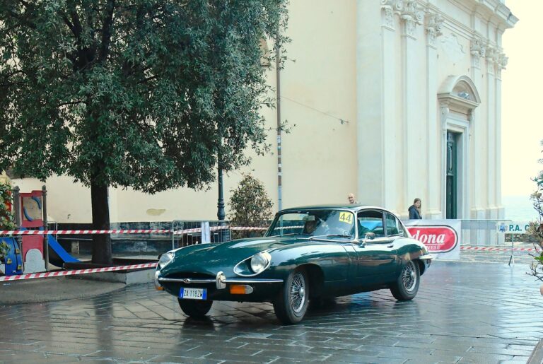 Jaguar E Type 1