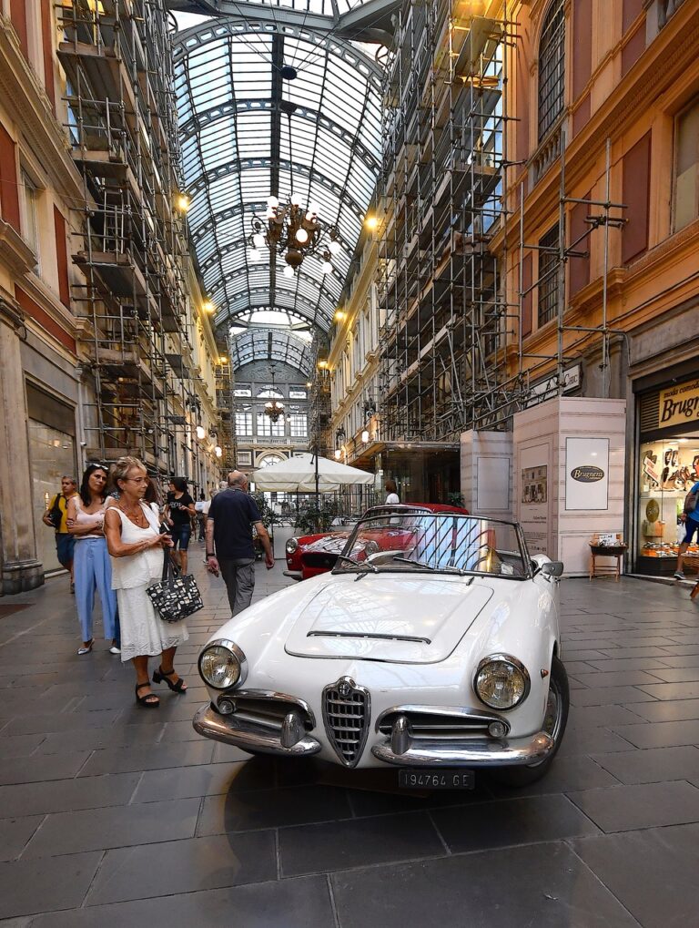 auto esposte in Galleria Mazzini 1