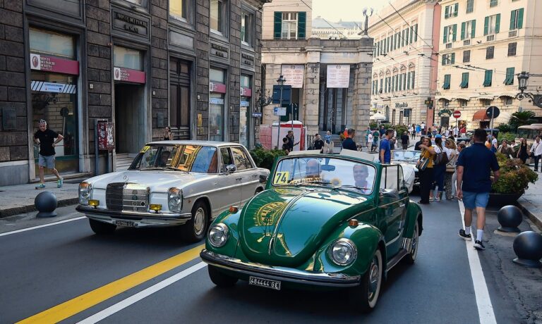 auto storiche in Via Roma